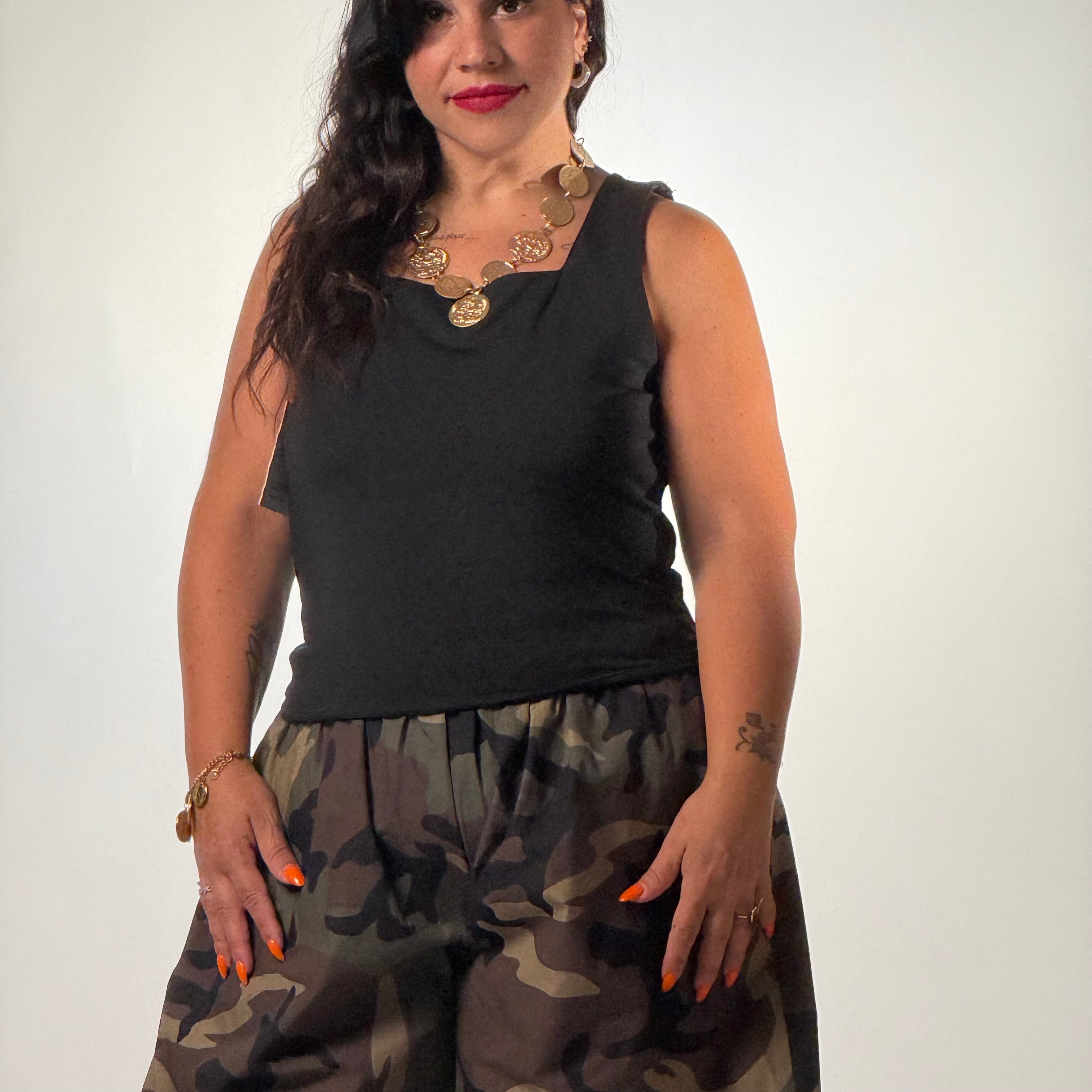 Top modellante curvy corto