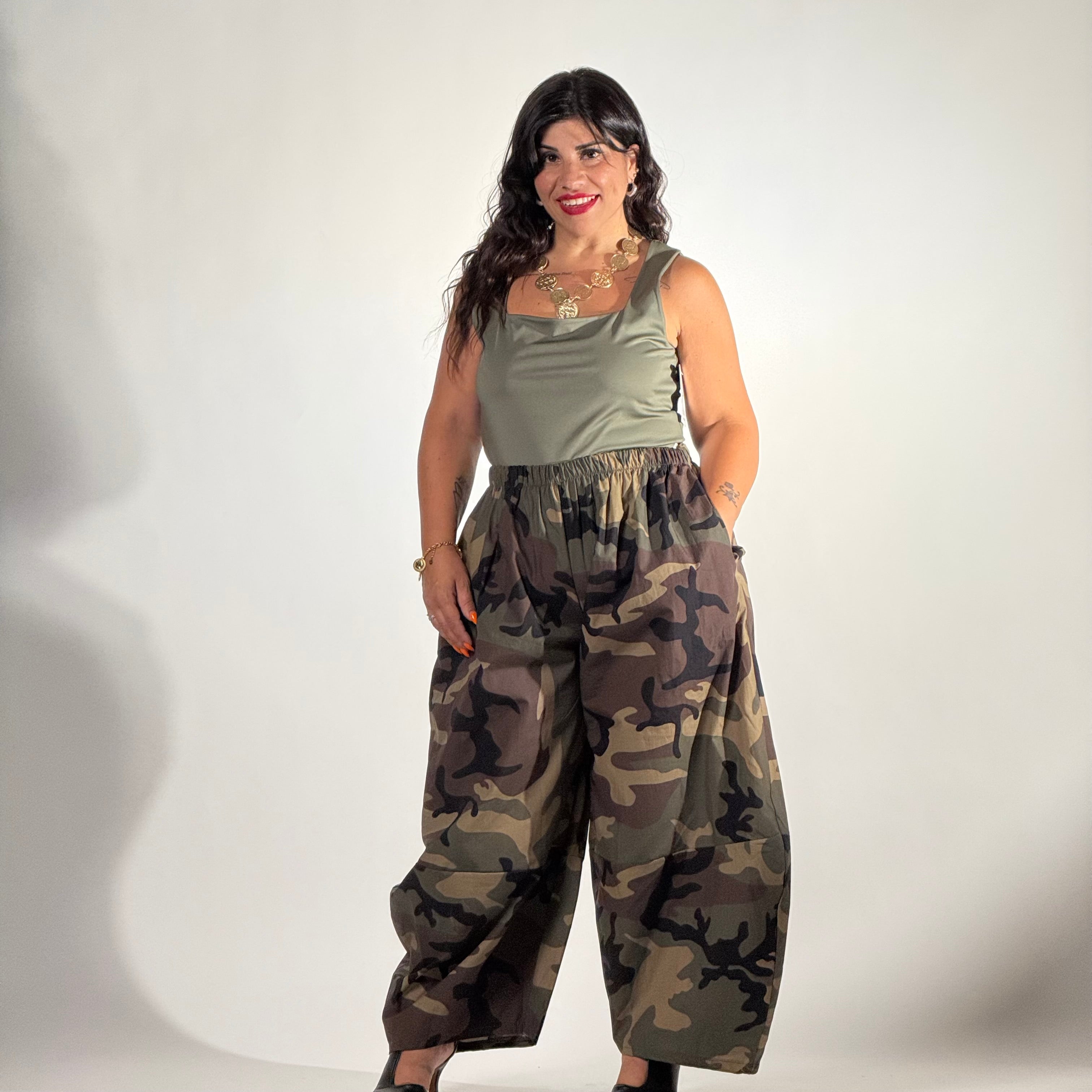 Top modellante curvy corto