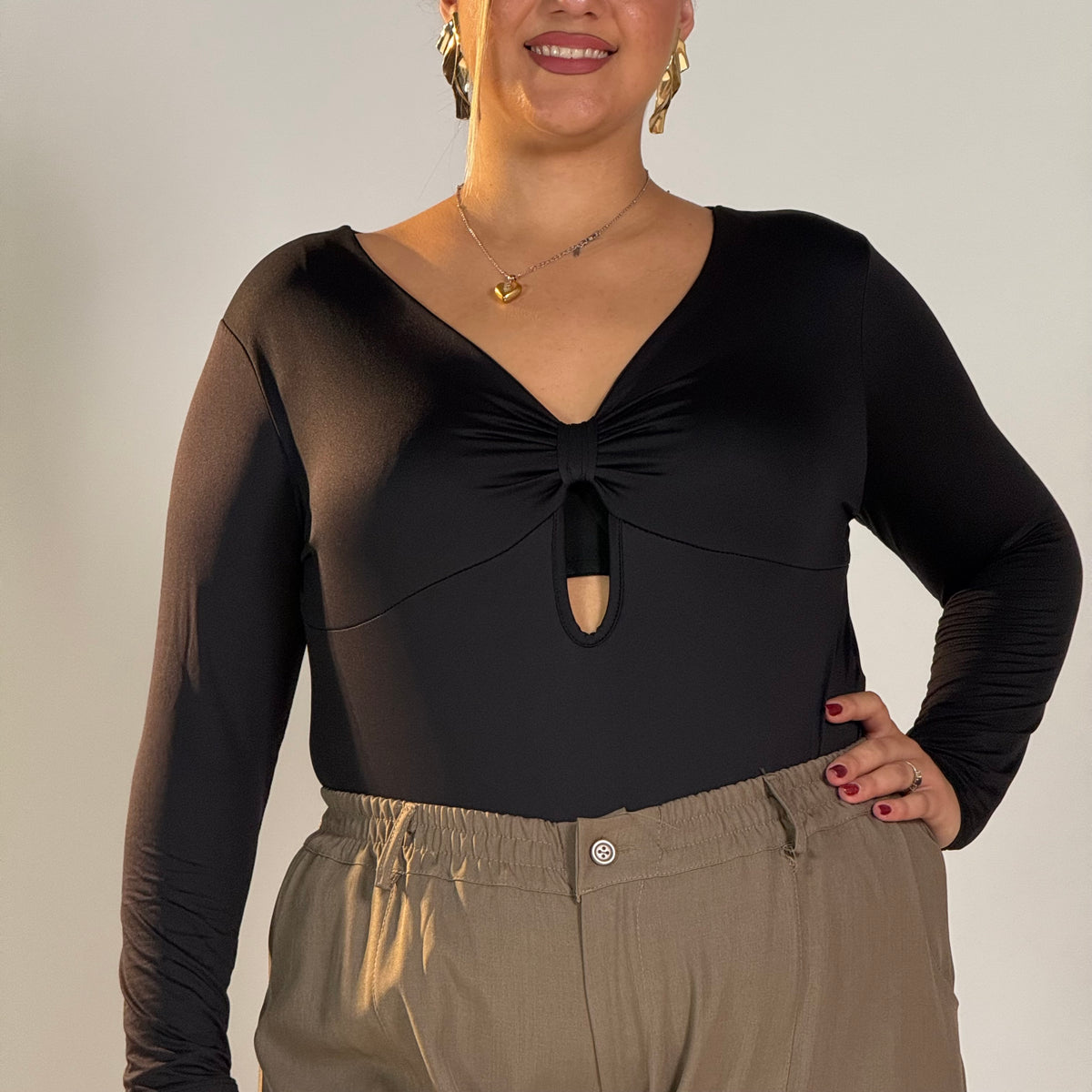 Body Cut-Out- Chic