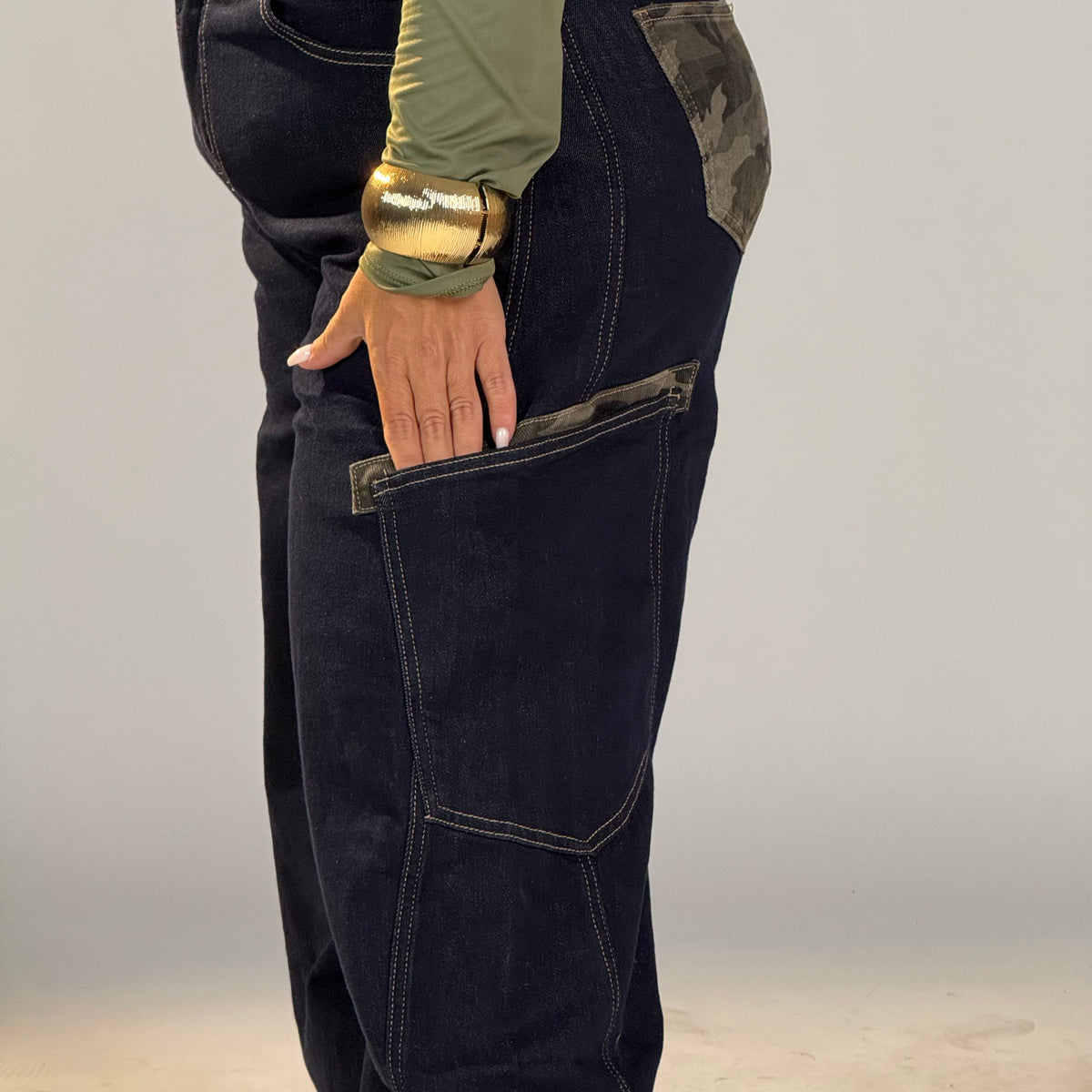 Jeans curvy gargo stile militare