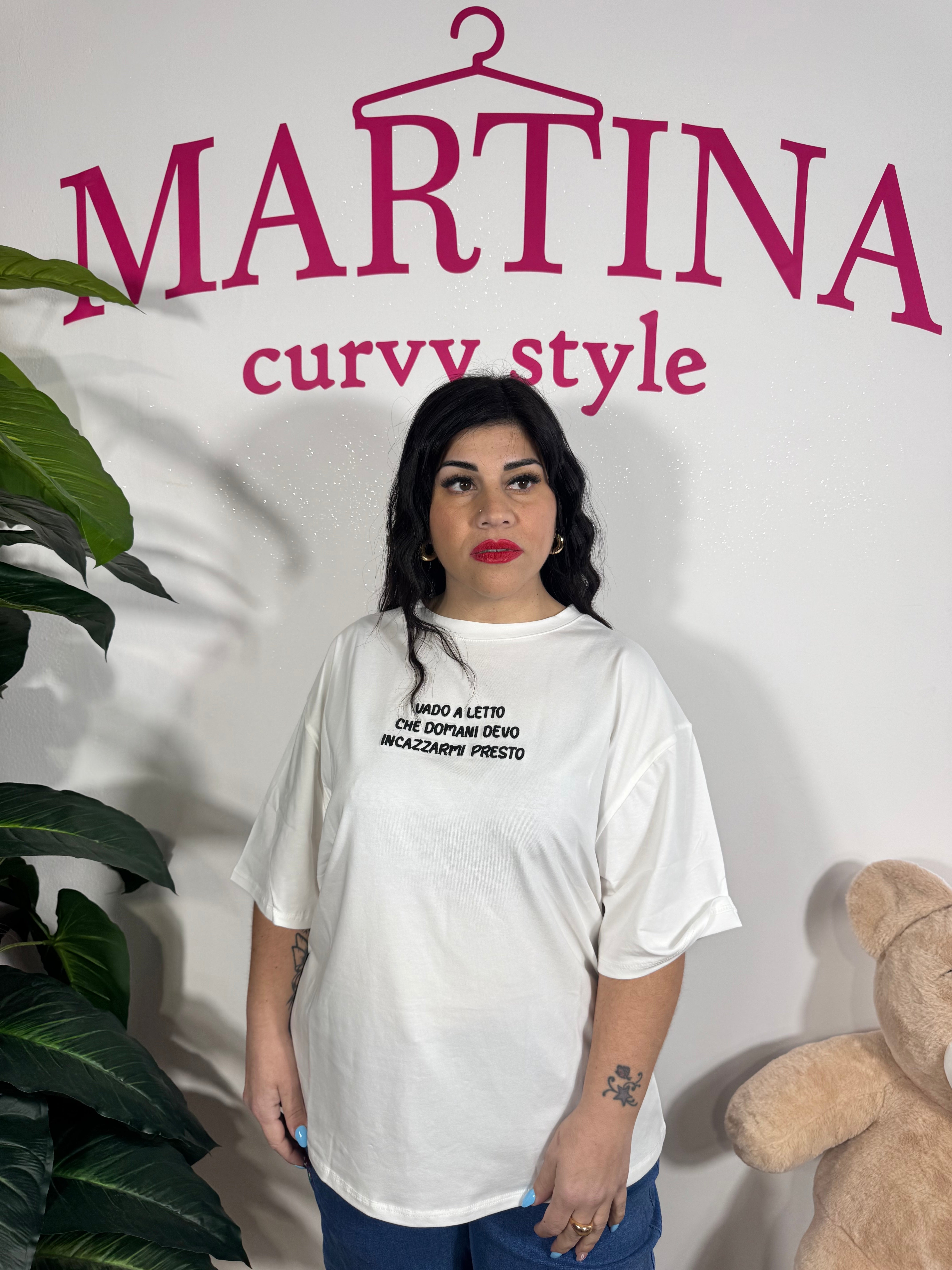 T-shirt “ vado a letto che domani devo incazzarmi presto “