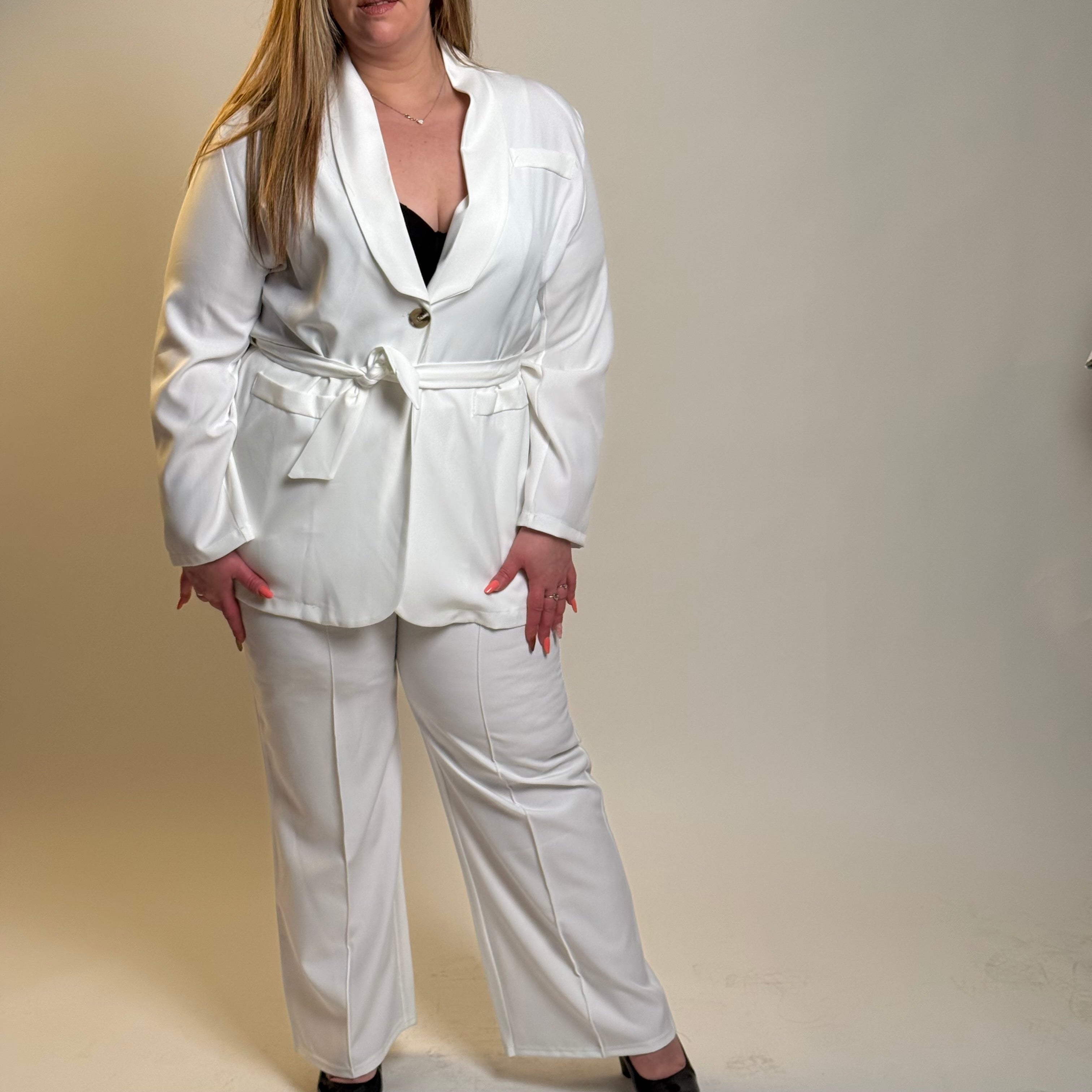 Tailleur comodo con cintura in vita