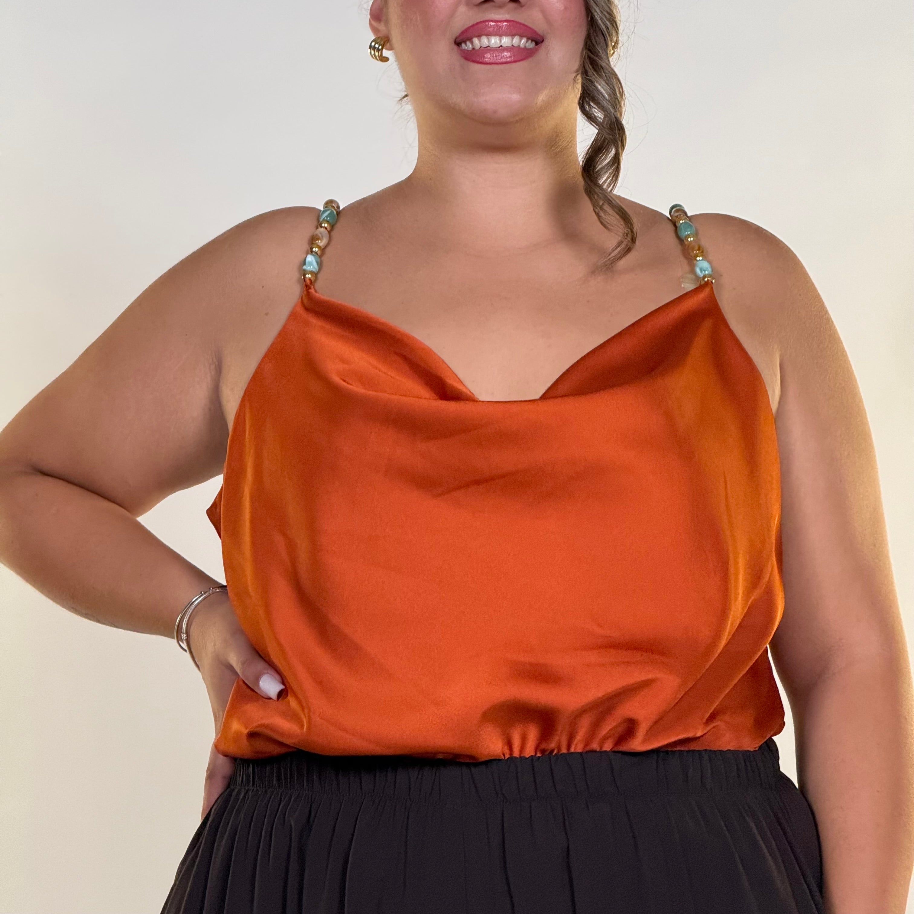 Top con perline colorate
