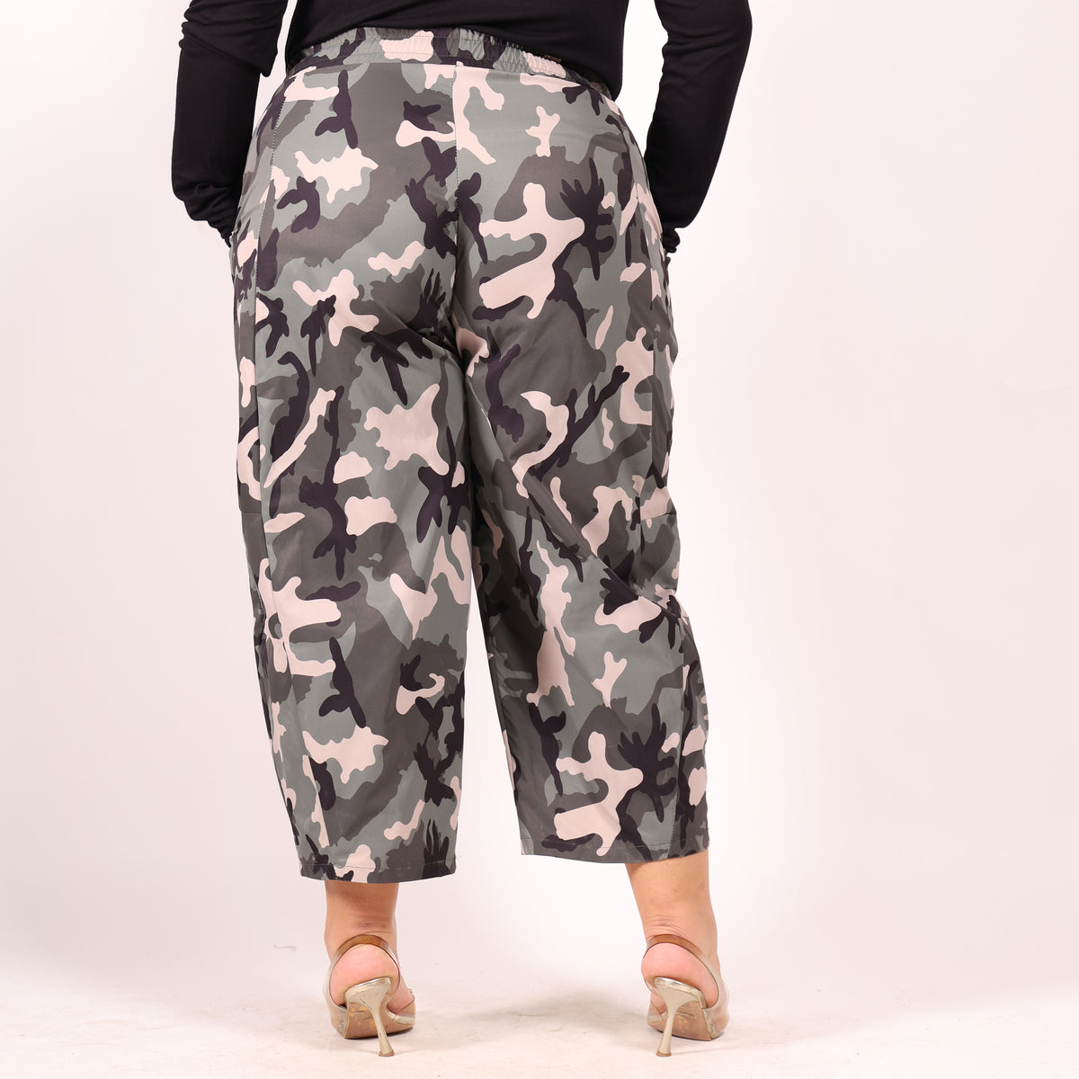 Pantalone Mimetico ( sul verde )