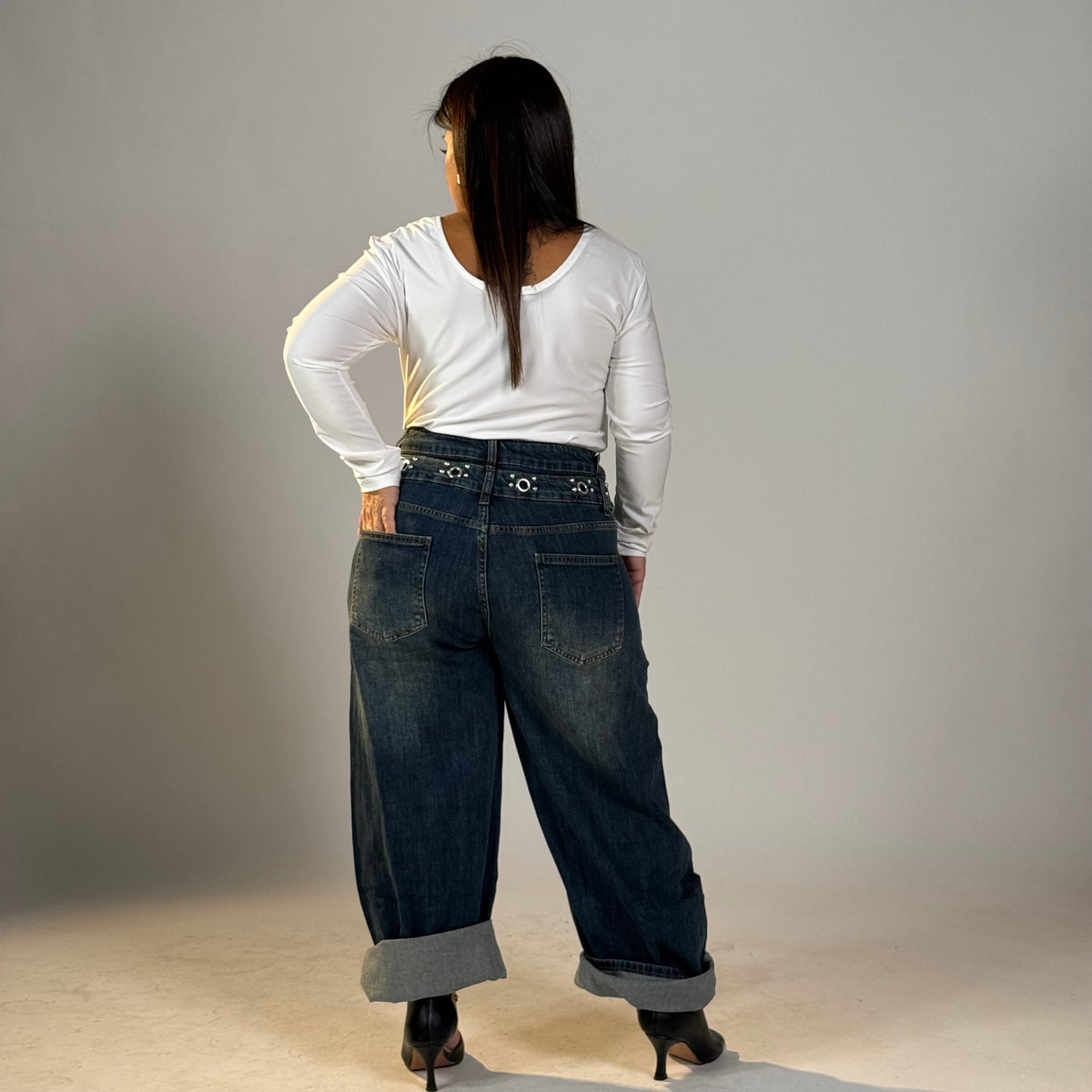 Jeans doppia chiusura e dettaglio in vita ✨