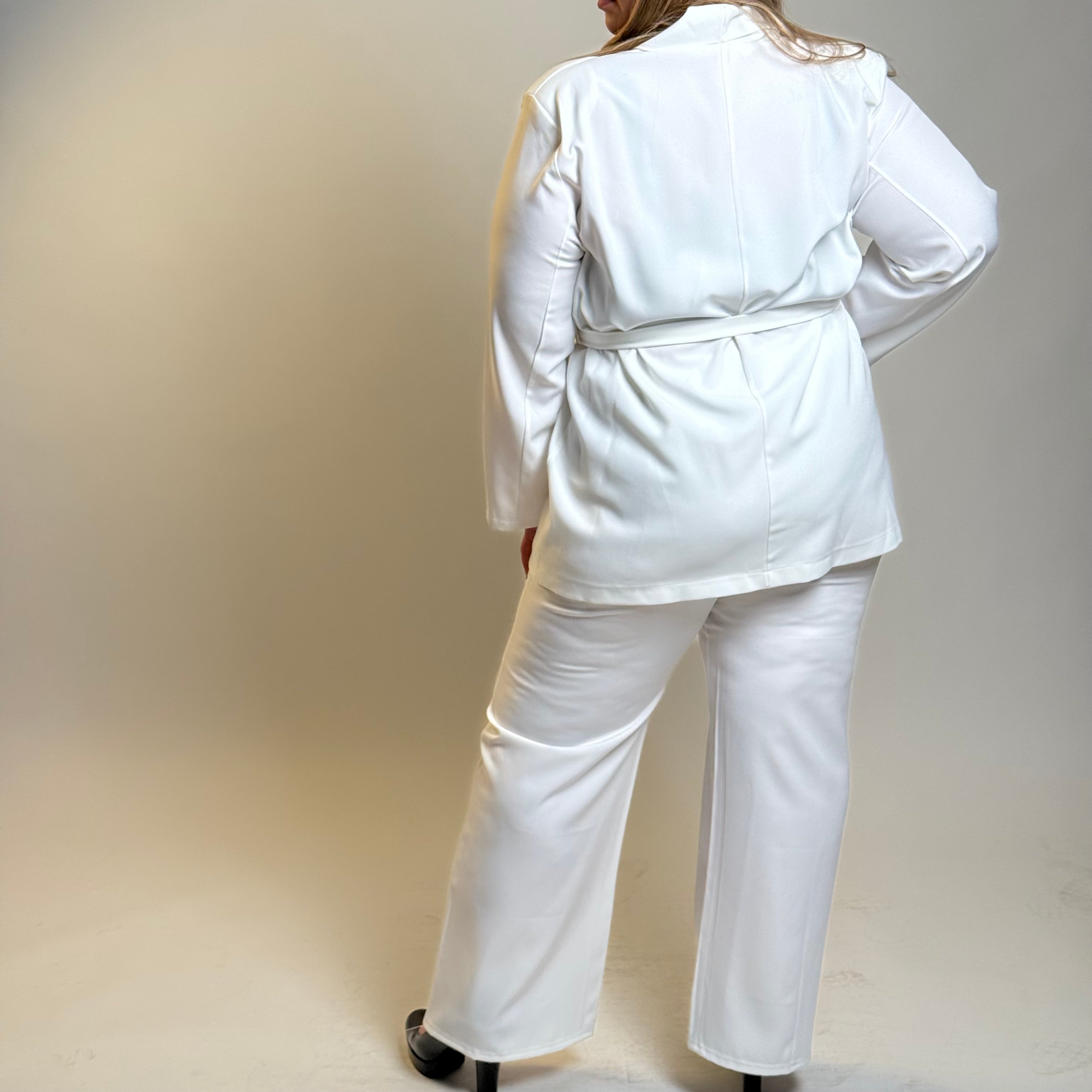 Tailleur comodo con cintura in vita