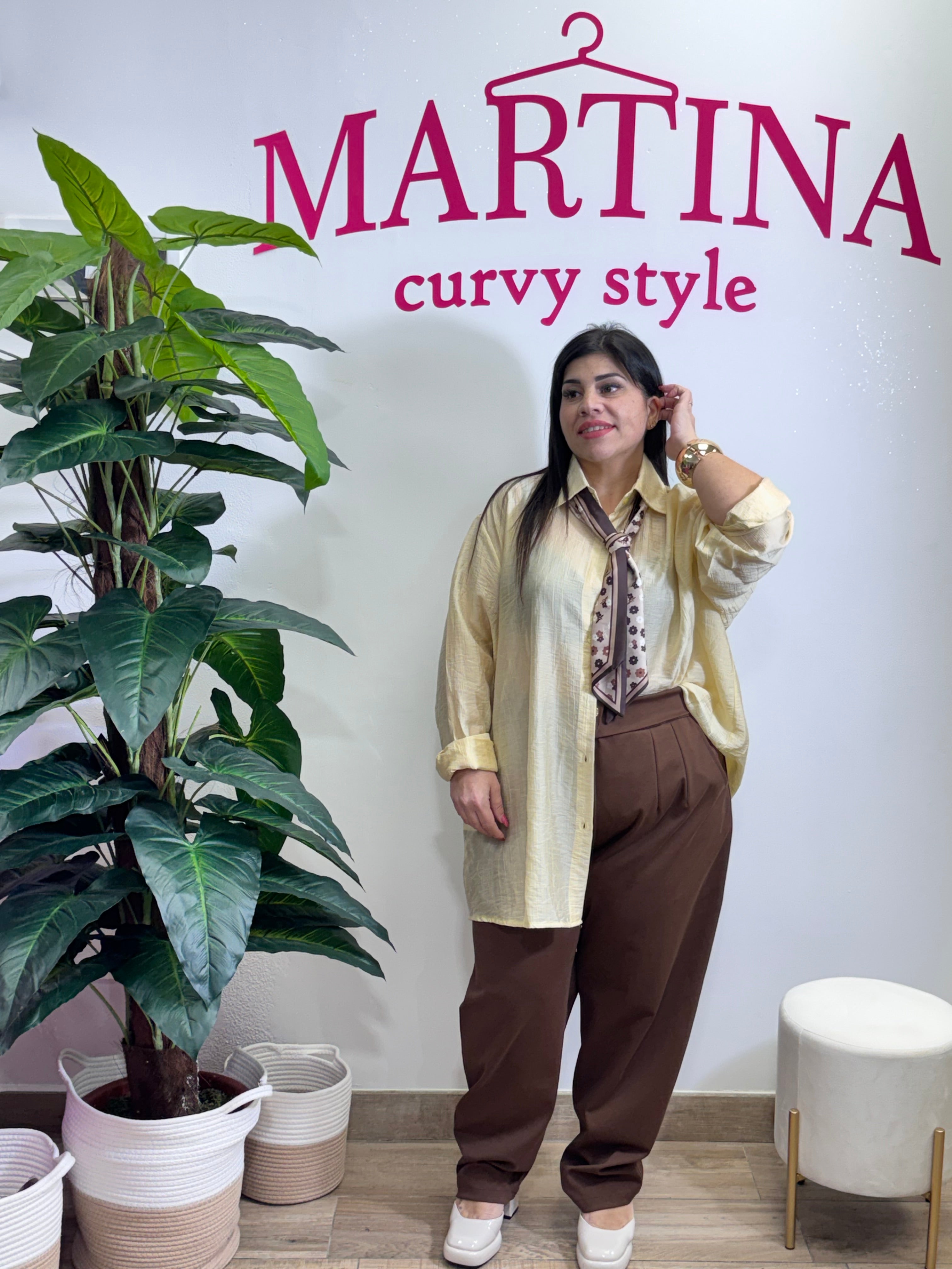 Camicia con foulard a cravatta