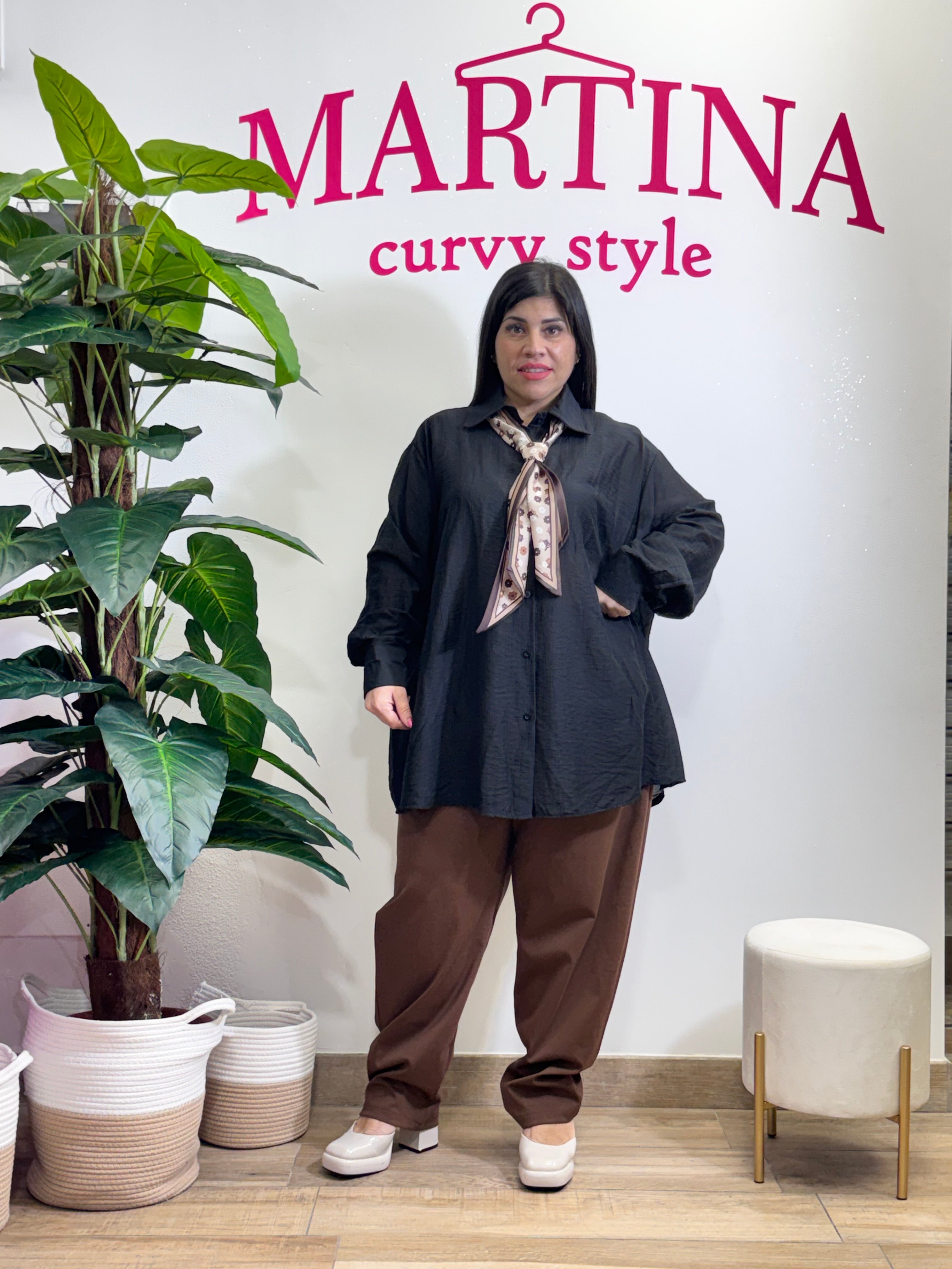 Camicia con foulard a cravatta