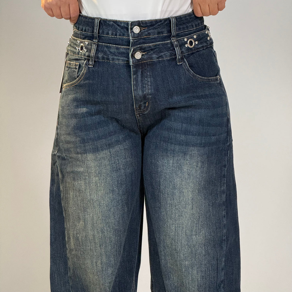 Jeans doppia chiusura e dettaglio in vita ✨