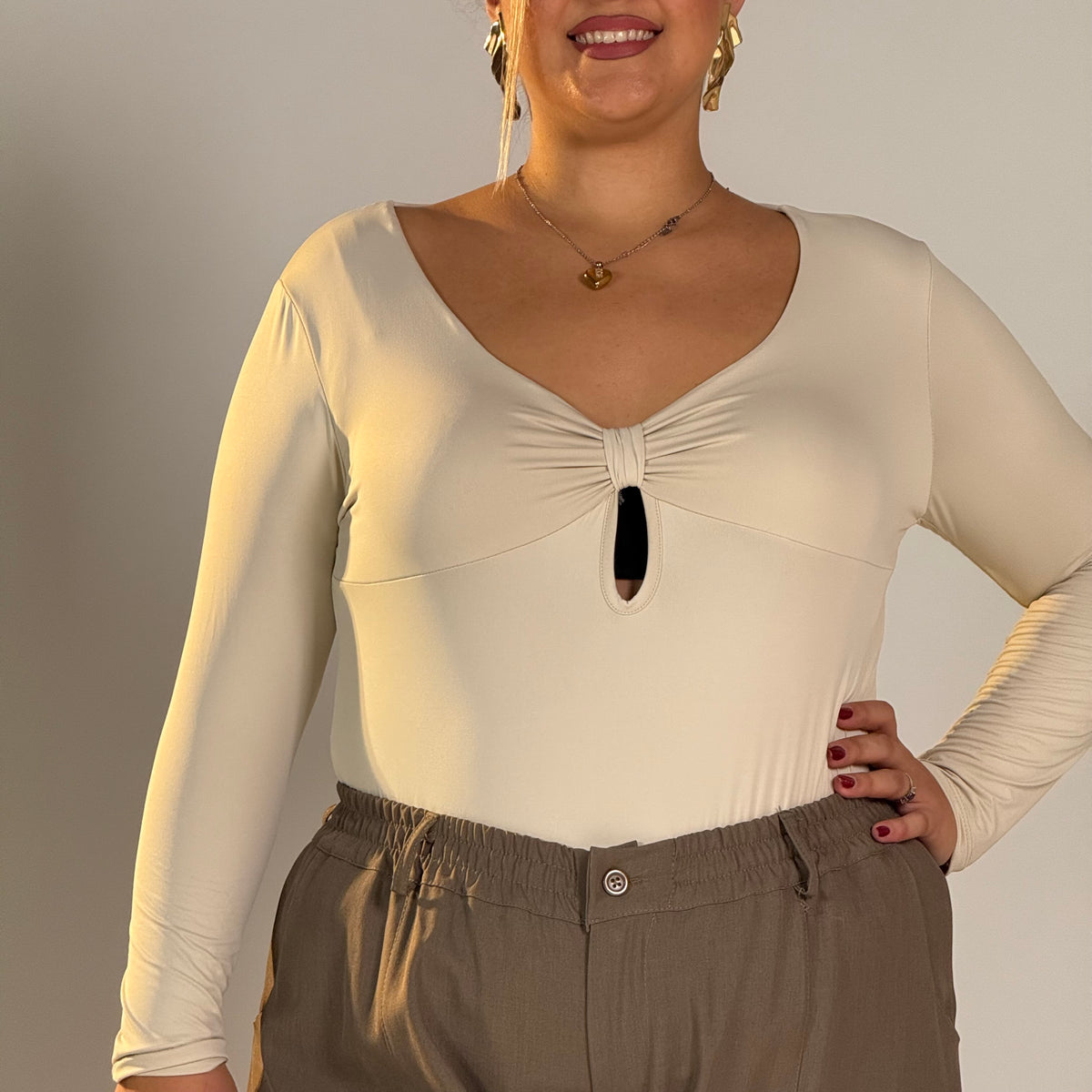 Body Cut-Out- Chic