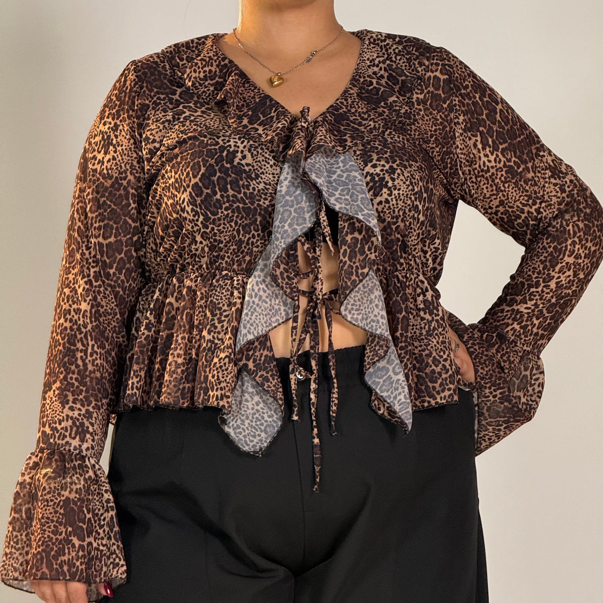 Blusa Animalier con Volant