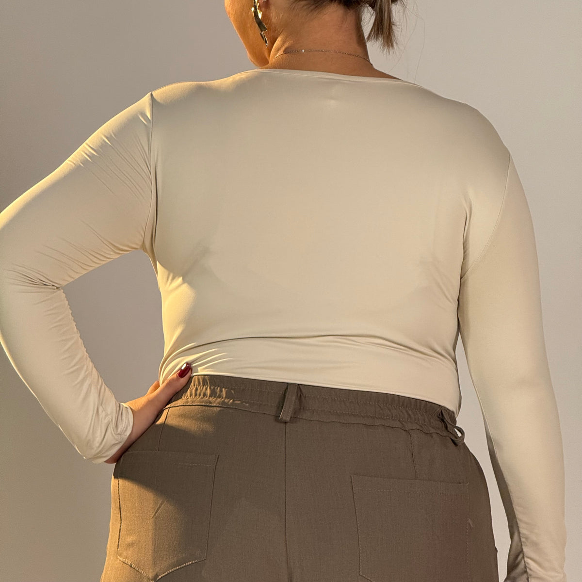 Body Cut-Out- Chic