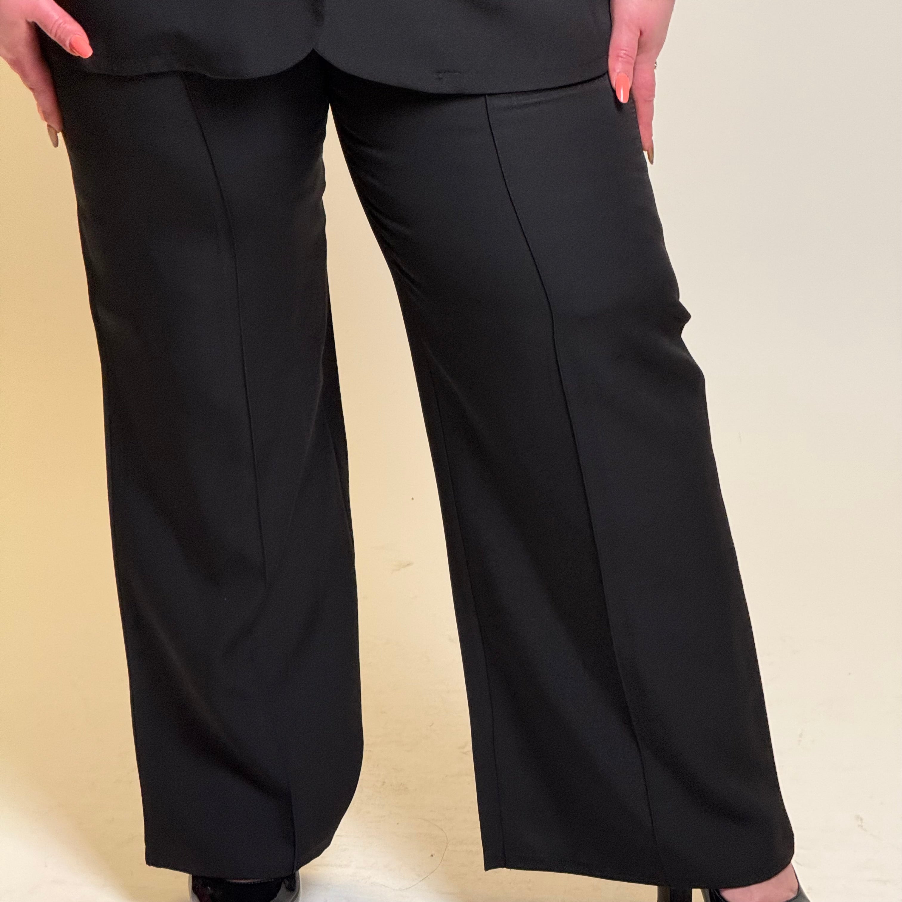 Tailleur comodo con cintura in vita