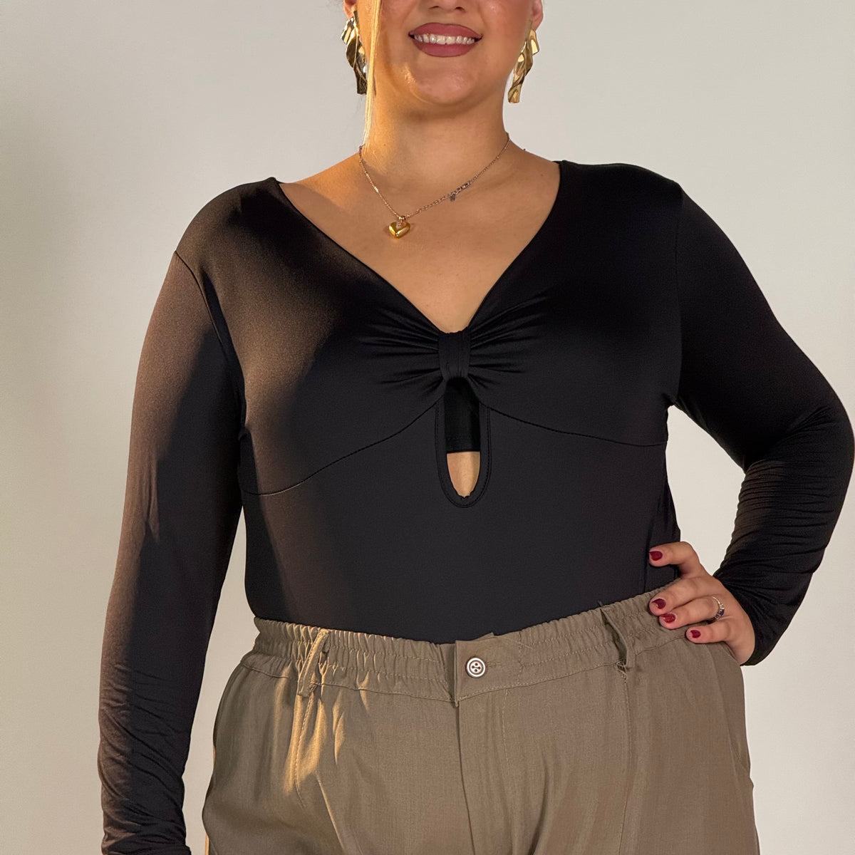 Body Cut-Out- Chic