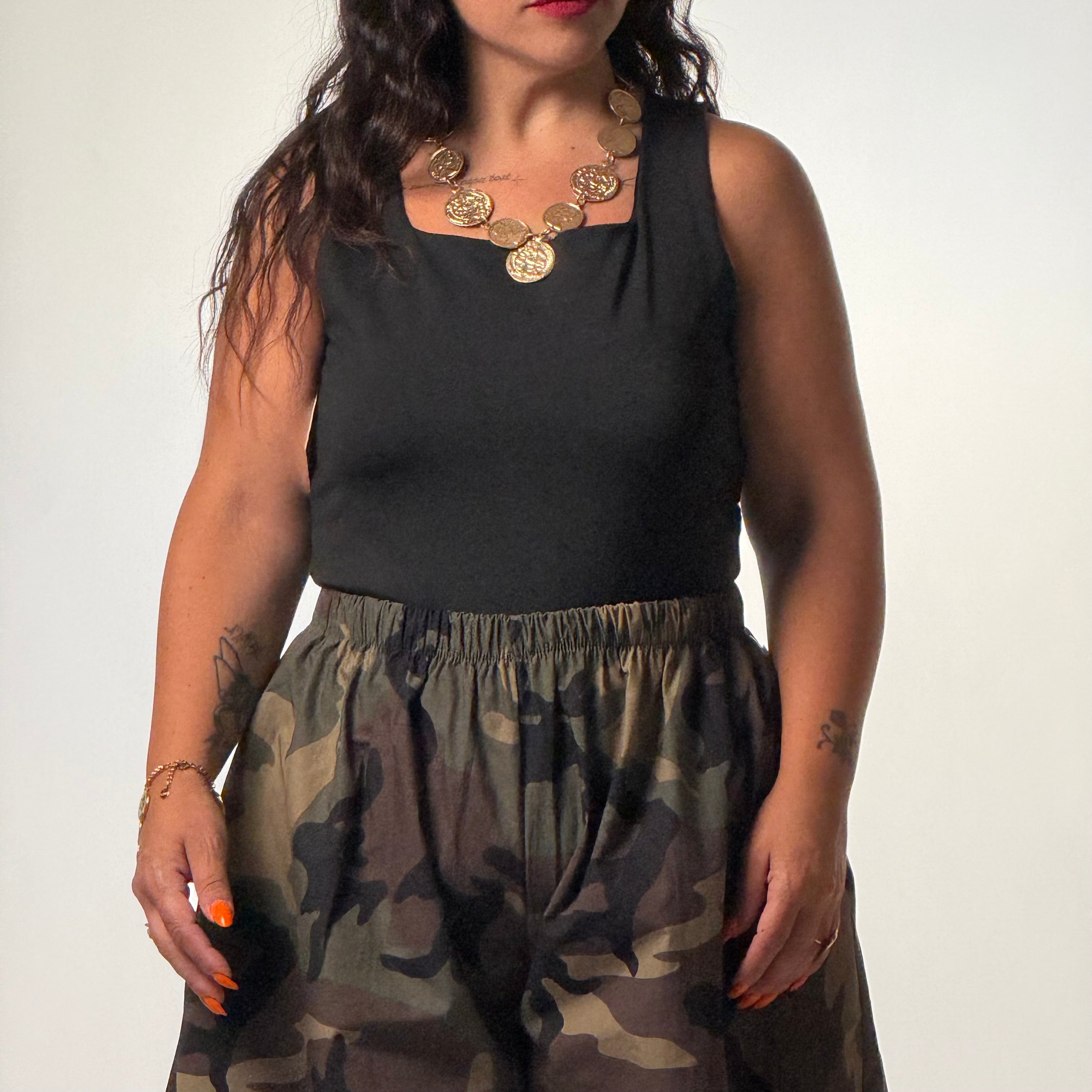 Top modellante curvy corto