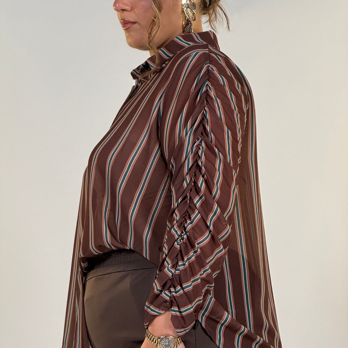 Camicia con maniche drappeggiate