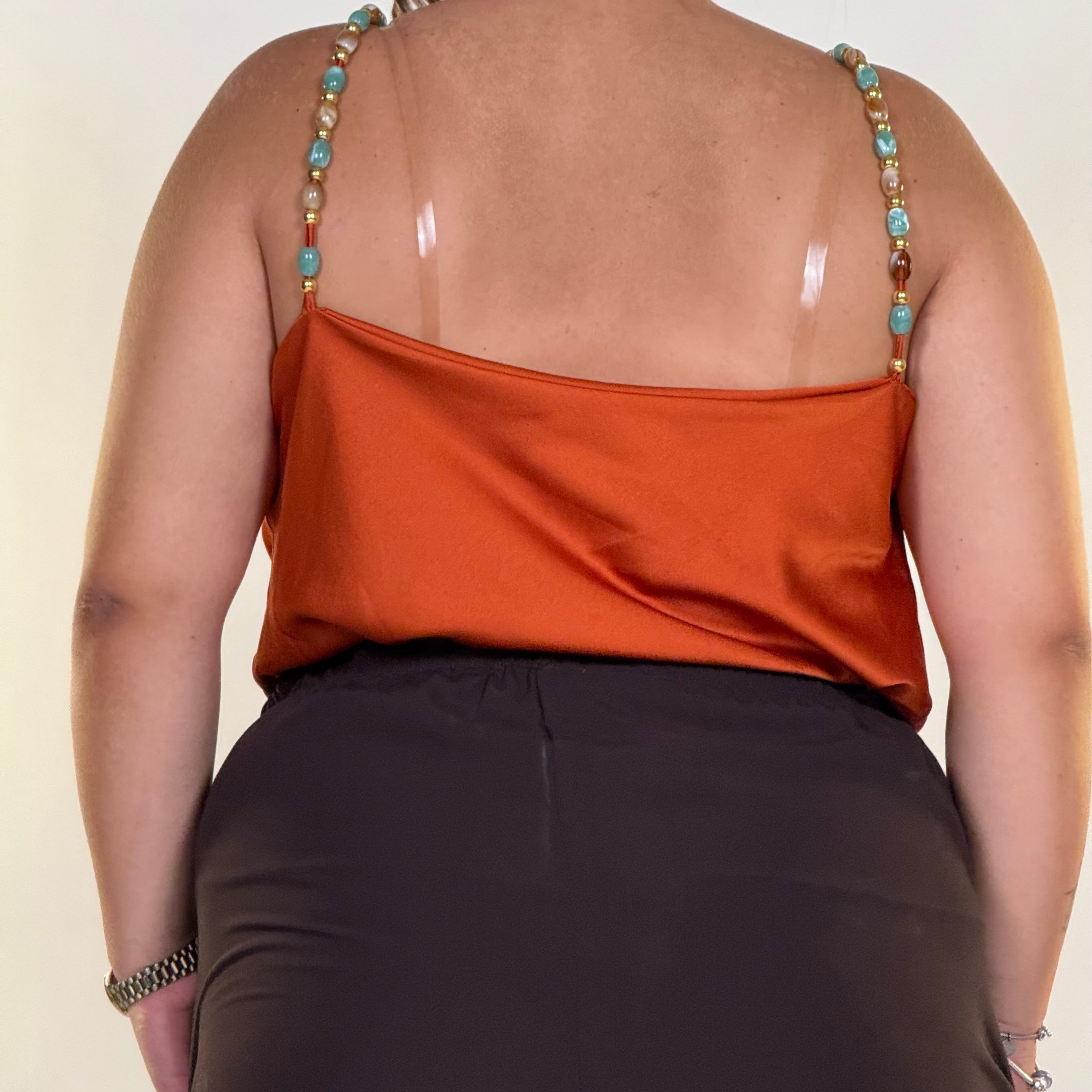 Top con perline colorate