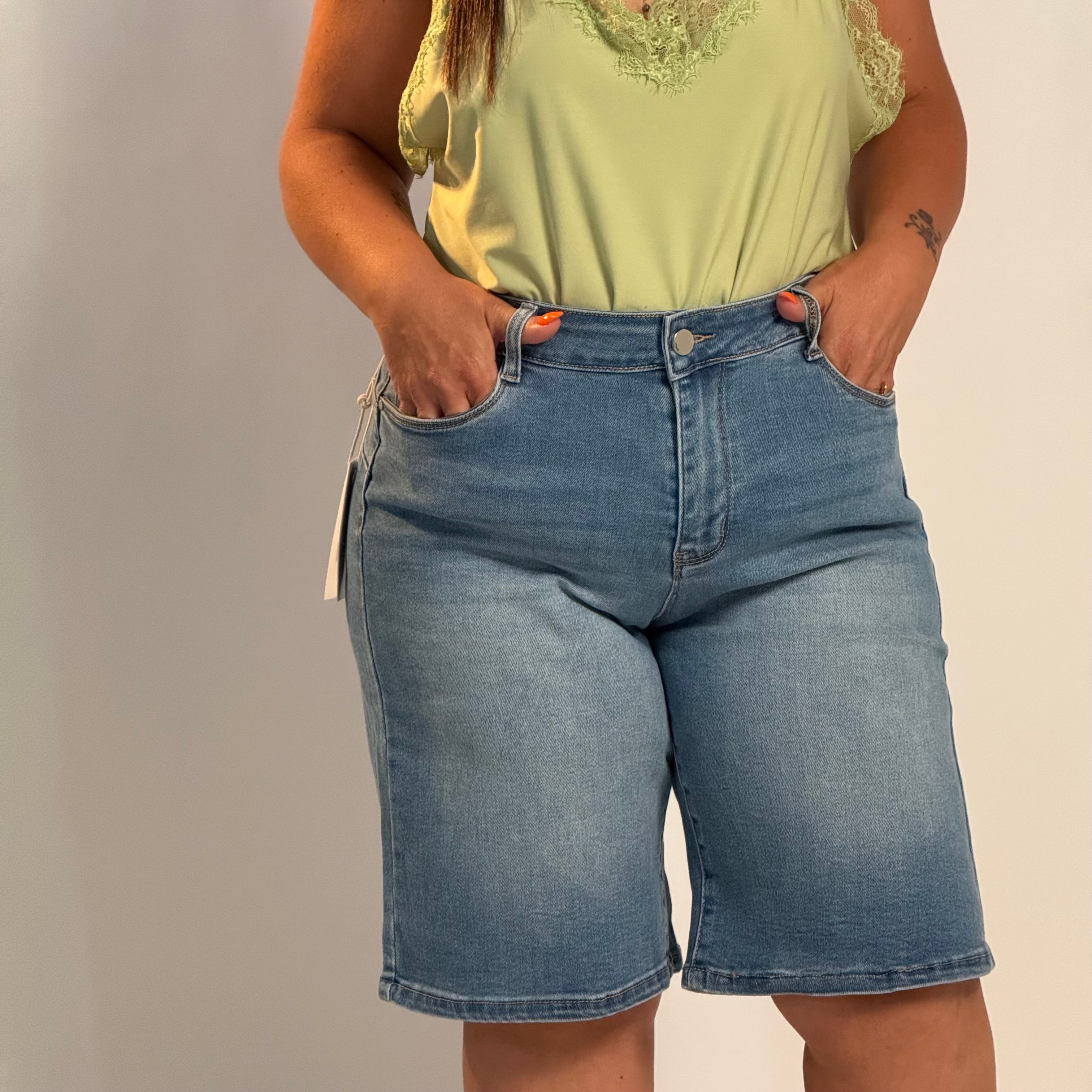 Bermuda jeans